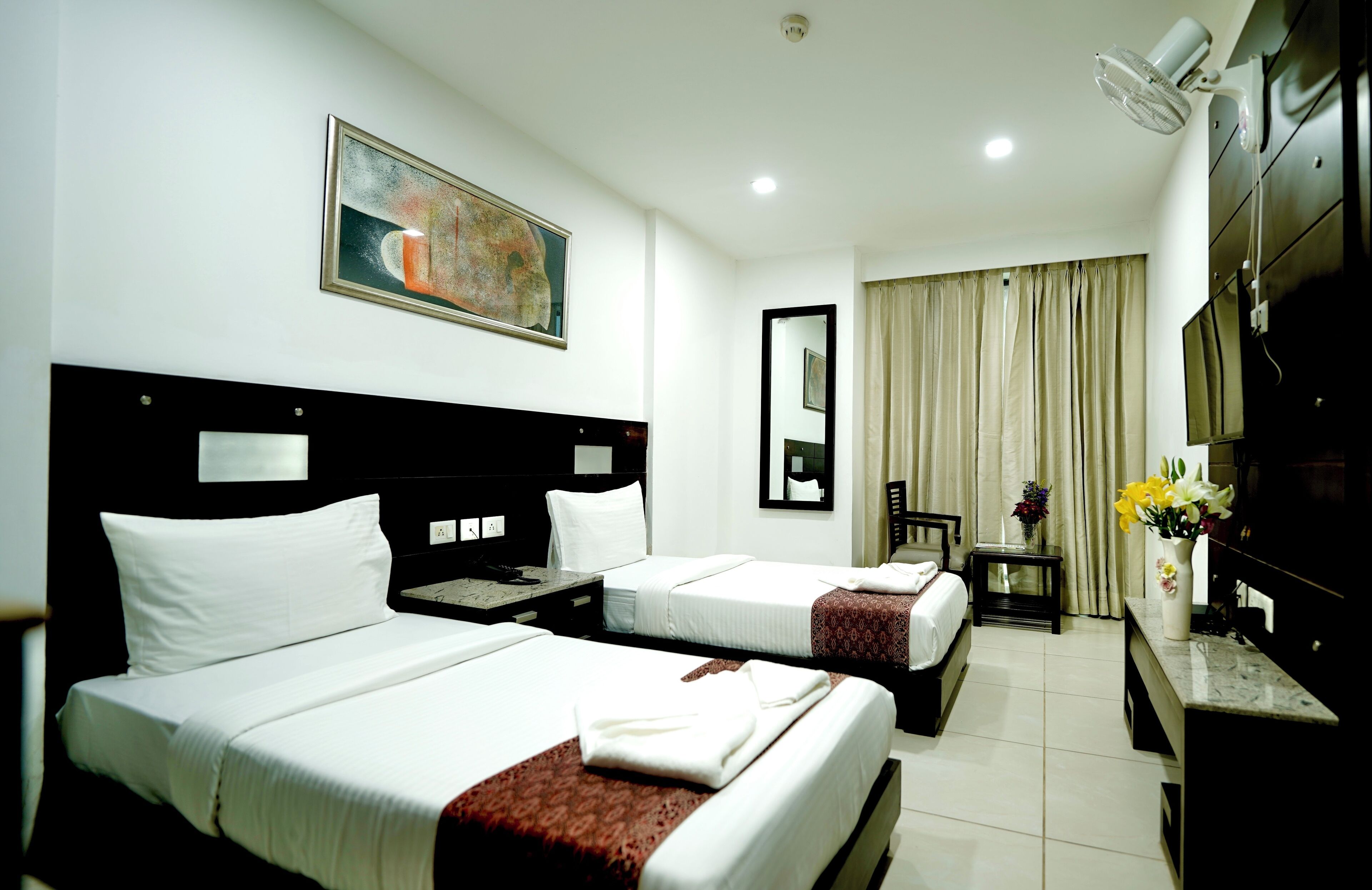 Studio, ban công, quang cảnh sân vườn | Bàn ủi/dụng cụ ủi quần áo 