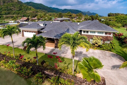 Breathtaking Villa with Swimming Pool and Fantastic Sights in Hauula, Hawaii