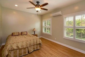 7 habitaciones, escritorio, tabla de planchar con plancha y wifi 