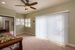 7 bedrooms, desk, iron/ironing board, WiFi