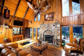 Fireplace - Luxury Cottage Ranch with Hot-Tub, Theater and Pool Table in Watauga County, North Carolina (Sugar Grove)