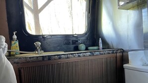 Hair dryer, towels, soap, shampoo - Breathtaking Airstream with Hot-tub and Petting Zoo in Sugar Grove, North Carolina (Sugar Grove)