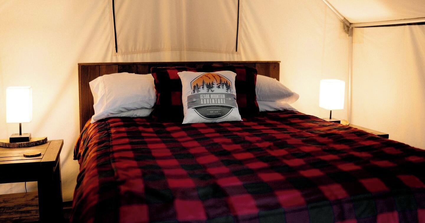 1 bedroom, desk, bed sheets