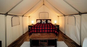 1 bedroom, bed sheets - Build Amazing New Memories at this Lovely Safari Tent in Branson, Missouri (Branson)