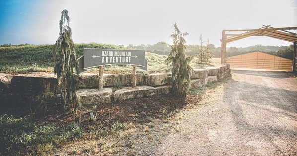 Miscellaneous - Build Amazing New Memories at this Lovely Safari Tent in Branson, Missouri (Branson)
