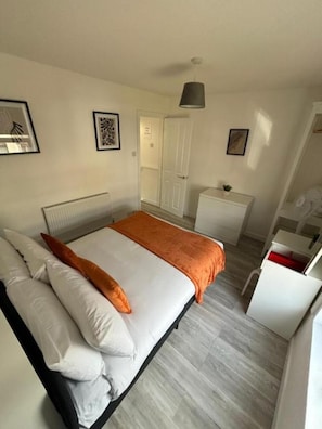 2 Schlafzimmer, schallisolierte Zimmer, WLAN, Bettwäsche