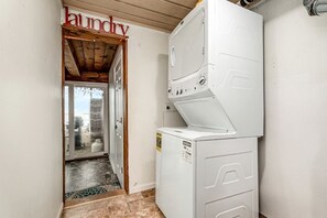 Interior - Quaint Lake Cottage Perfect to Reconnect with Nature in Michigan (Au Gres)