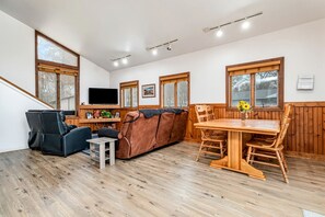 Interior - Quaint Lake Cottage Perfect to Reconnect with Nature in Michigan (Au Gres)
