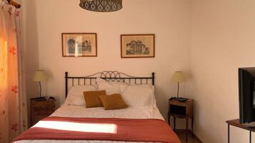 1 chambre, fer et planche à repasser, Wi-Fi, draps fournis