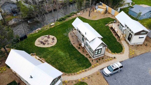 Exterior - Luxury Tiny House Only for Adults in North Carolina (Waynesville)