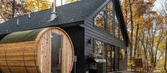 Riverside Retreat: Unwind in a Cabin with Private Steam Sauna on the Pine River