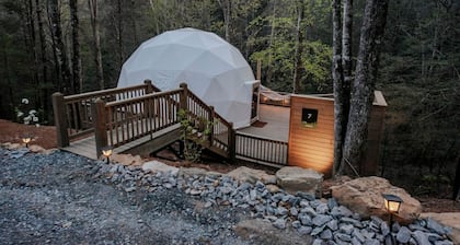 Designer Dome with Unmatched Scenery: Romantic Getaway near Falls in Cherry Log, Georgia