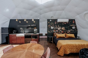 1 bedroom, WiFi, bed sheets - Designer Dome with Unmatched Scenery: Romantic Getaway near Falls in Cherry Log, Georgia (Cherry Log)
