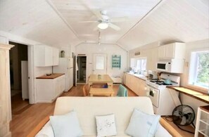 TV - Gorgeous Lakefront Cottage Nestled Amidst Trees in Meredith, New Hampshire (Meredith)