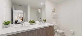 Spacious 3BR · Bronzeville/South Loop · Sleeps 8