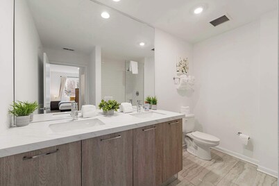 Spacious 3BR · Bronzeville/South Loop · Sleeps 8