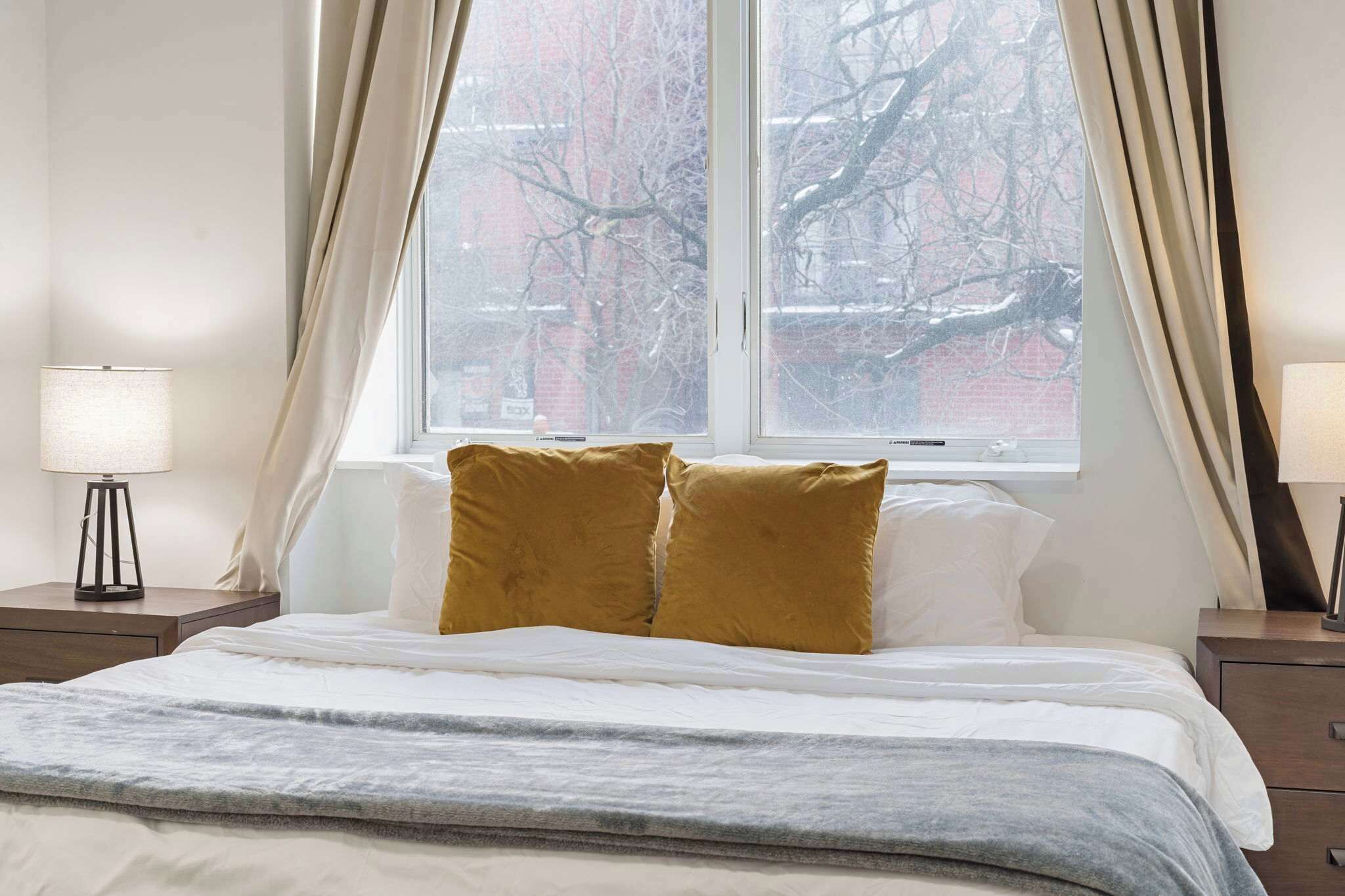 3 bedrooms, iron/ironing board, travel crib, free WiFi