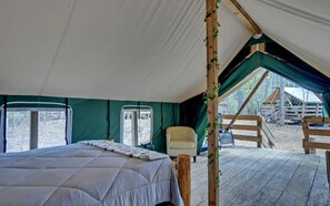 1 bedroom, WiFi, bed sheets - Ultimate Glamping Adventure in Suches, Georgia with a Safari Tent Retreat (Suches)