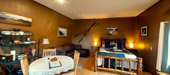 Wrangell Mountains Glamping Cabin, Ideal to Discover the Alaskan Wilderness