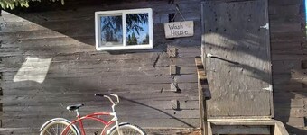 Wrangell-St.Elias National Park Glamping Cabin for an Alaskan Outdoor Adventure