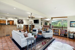 Lobby - Secluded Rental with Spa and Panoramic Mountain Views in Arizona (Sedona)