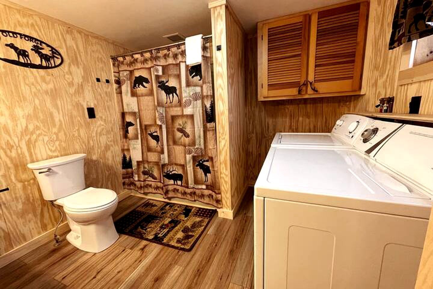 Jetted bath, soap, shampoo, toilet paper