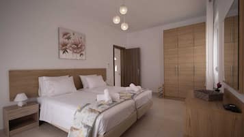 Iron/ironing board, WiFi, bed sheets