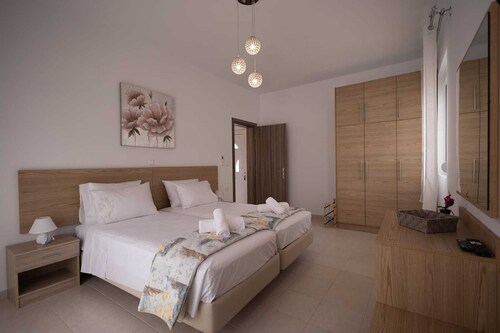 Stefanos House Stegna
