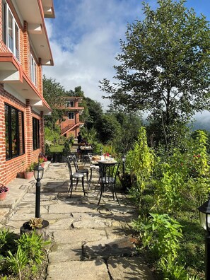 Garden - les Terrasses Himalayan resort (Bhimeshwar)
