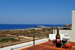 Outdoor dining - Cretan View Villa with ecological pool (Stavros)