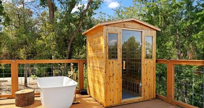 Outstanding Luxurious Dome with Mini Golf, Outdoor Bath, Sauna and Lake Views in Elgin, Texas