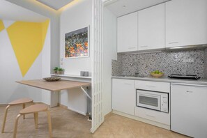 Fridge, oven, stovetop, coffee/tea maker - Rodini Anassa | Artemis, Apartment (Rodos)