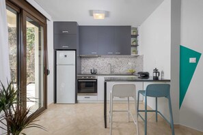 Fridge, oven, coffee/tea maker, toaster - Rodini Anassa | Apollo, Apartment (Rodos)