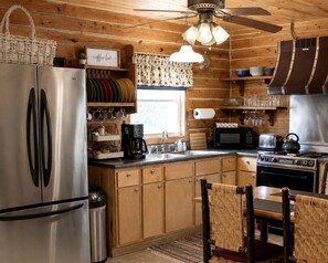 Coffee/tea maker, fridge, microwave, oven - Tranquil Two Bedroom Cabin in Riverside, Wyoming (Riverside)