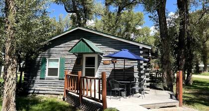Tranquil Two Bedroom Cabin in Riverside, Wyoming
