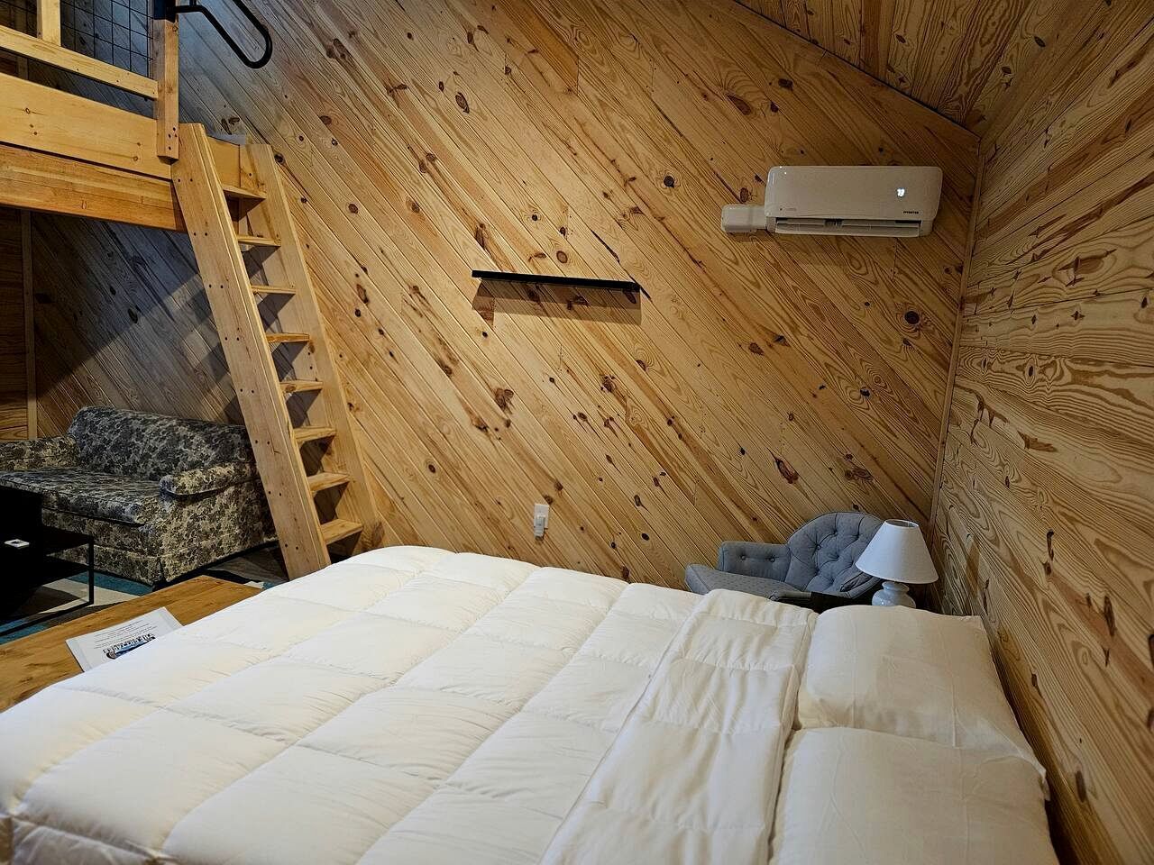 1 bedroom, in-room safe, WiFi, bed sheets
