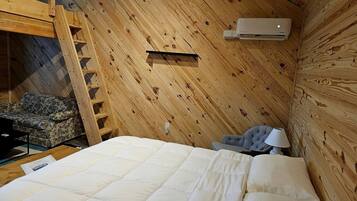 1 bedroom, in-room safe, WiFi, bed sheets