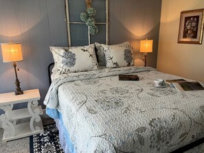 5 slaapkamers, een bureau, een strijkplank/strijkijzer, wifi