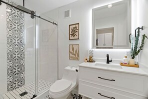 Hårtørrer, håndklæder, Sæbe, Shampoo