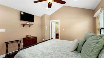 4 habitaciones, tabla de planchar con plancha y ropa de cama