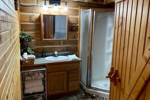 Hair dryer, towels, soap, shampoo - Rural Family Cabin Nestled Among Nature in Indiana (Birdseye)