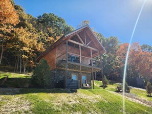 Exterior - Luminous Cabin near Tappan Lake with Hot-Tub, BBQ and Deck in Ohio (Deersville)