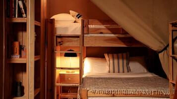 2 slaapkamers, een bureau, wifi, beddengoed