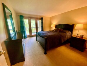 Room - Fabulous Cabin in the White Mountains for Group Getaways (Carroll)