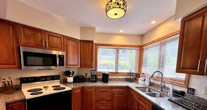 Fabulous Cabin in the White Mountains for Group Getaways