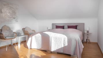 3 Schlafzimmer, BĂŒgeleisen/BĂŒgelbrett, WLAN, BettwĂ€sche