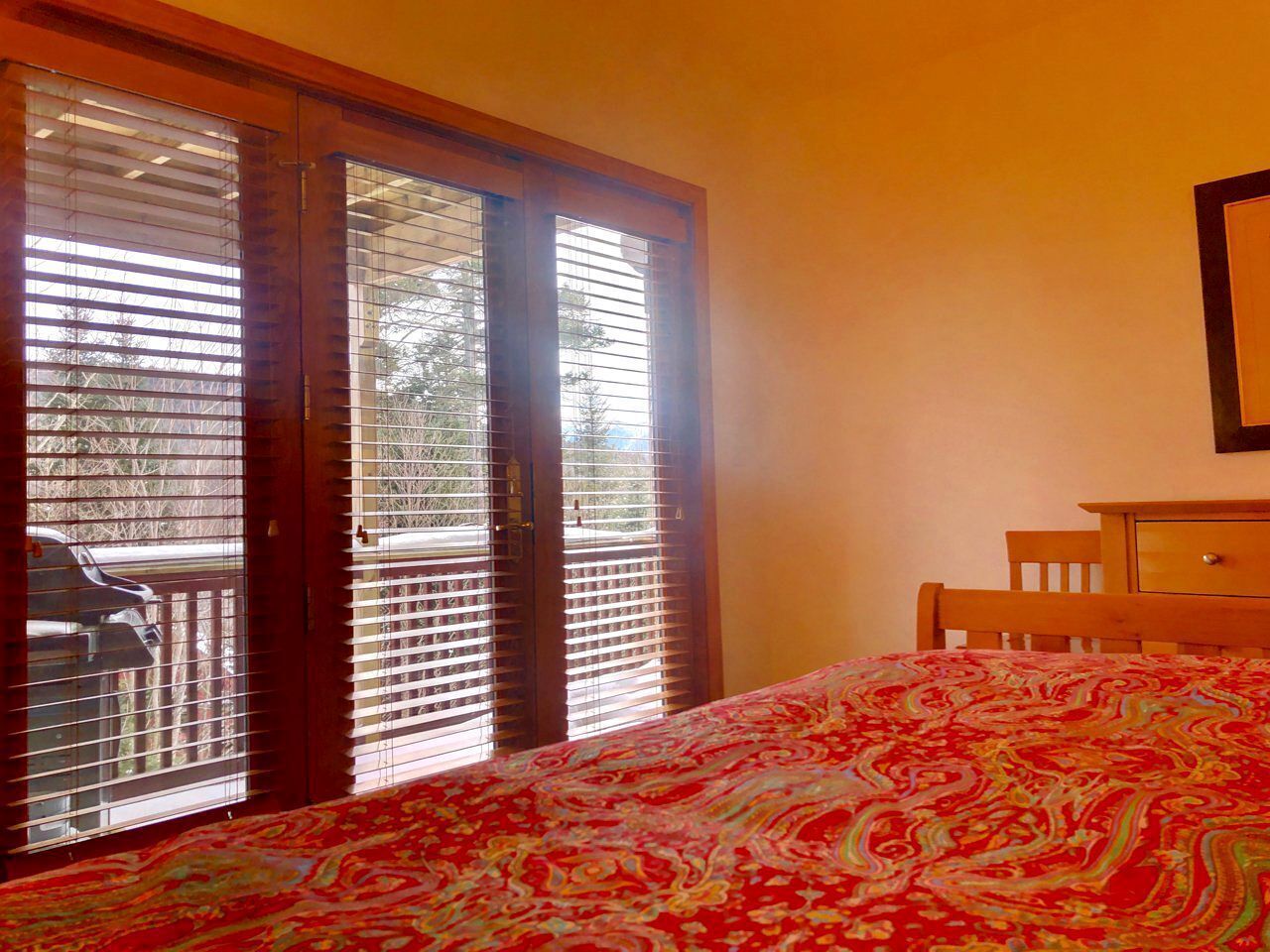 5 bedrooms, WiFi, bed sheets