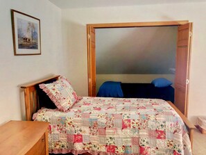 5 bedrooms, WiFi, bed sheets - Gorgeous New Hampshire Vacation Home in the White Mountains (Carroll)