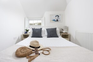 4 bedrooms, Internet, bed sheets