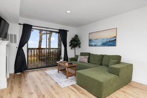 TV - Timbers Studio 41 with Wintergreen advantage (Wintergreen)